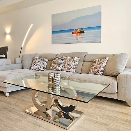 Garden Level - 300 M To Cabopino Golf Apartment Marbella